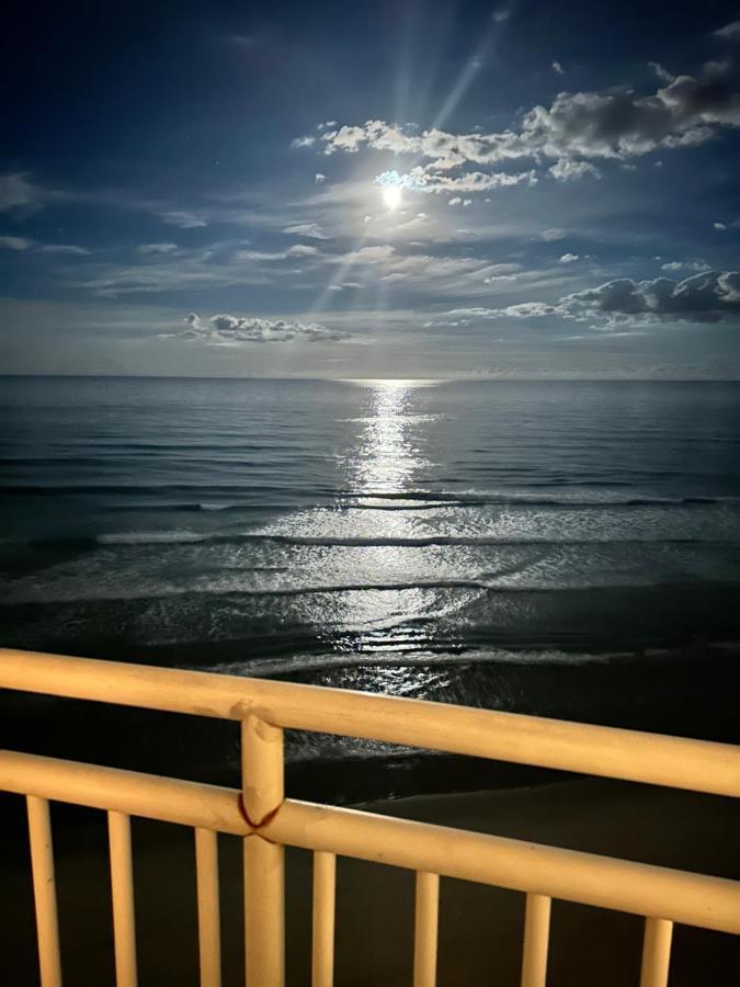 Beach Oasis 704 Lovely Daytona Ocean Front For 5 Sleeps Up To 12 デイトナ・ビーチ エクステリア 写真